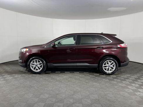 Used 2022 Ford Edge SEL w/ Convenience Package image 3