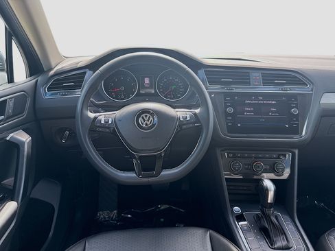 Used 2021 Volkswagen Tiguan SE w/ Panoramic Sunroof Package FWD image 20