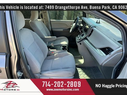 Used 2015 Toyota Sienna LE FWD image 17