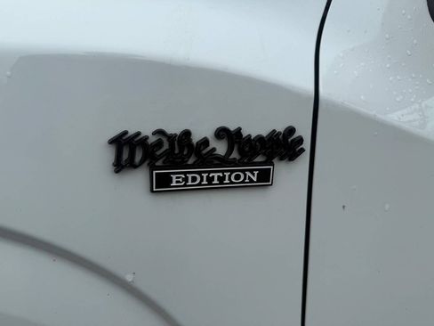 Used 2022 Nissan Frontier SV AWD/4WD image 9