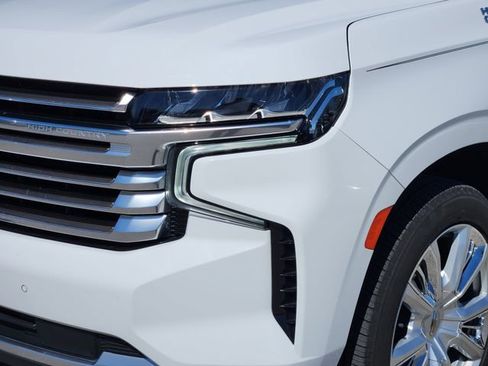 Used 2023 Chevrolet Suburban High Country AWD/4WD image 7