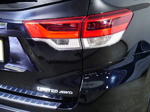 Used 2017 Toyota Highlander Limited w/ Protection Package #3 AWD/4WD image 17