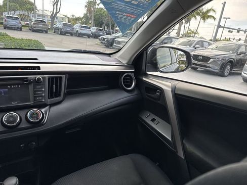 Used 2017 Toyota RAV4 LE FWD image 15