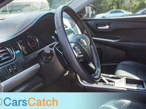 Used 2016 Toyota Camry SE image 19