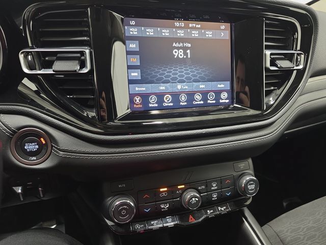 Used 2022 Dodge Durango SXT w/ Trailer Tow Group IV AWD/4WD image 19
