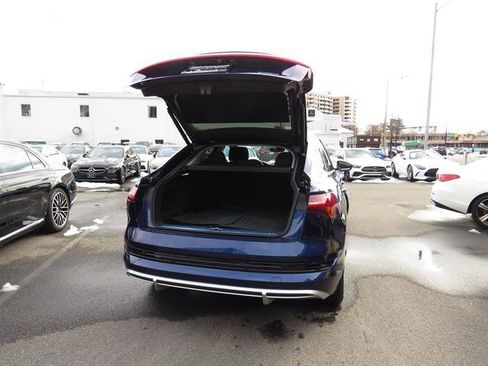 Used 2021 Audi e-tron Premium Plus w/ Premium Plus Package image 29