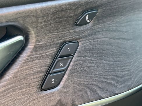 Used 2024 Jeep Grand Cherokee Overland w/ Advanced Protech Group III image 17