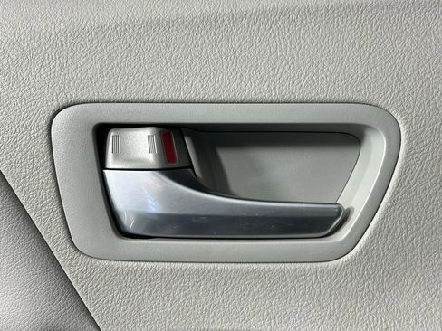 Used 2018 Toyota Sienna XLE Premium image 36