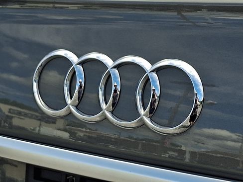 Used 2023 Audi Q5 2.0T Premium Plus w/ Premium Plus Package AWD/4WD image 32