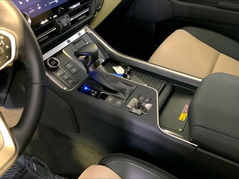 Used 2026 Lexus GX 550 w/ Accessory Package (CT) AWD/4WD image 17
