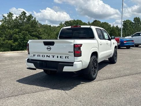 New 2026 Nissan Frontier SV w/ Tow Package AWD/4WD image 4
