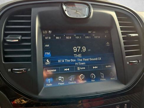 Used 2012 Chrysler 300 SRT8 w/ 19-Premium Speaker Group image 25