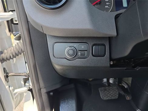 Used 2022 Mercedes-Benz Sprinter 2500 image 31