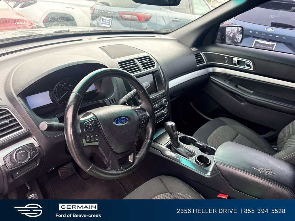 Used 2017 Ford Explorer XLT w/ Equipment Group 201A FWD image 6