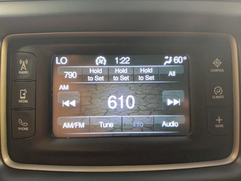 Used 2017 Jeep Grand Cherokee Laredo RWD image 25