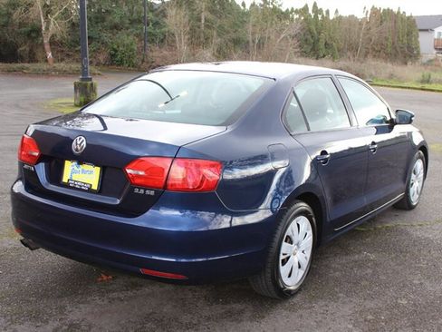 Used 2012 Volkswagen Jetta SE FWD image 4