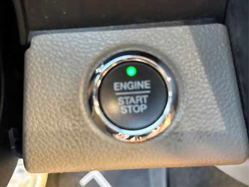 Used 2018 Ford F150 Lariat image 31