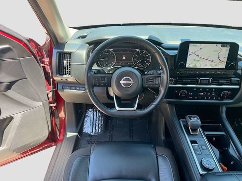 Used 2022 Nissan Pathfinder SL AWD/4WD image 23