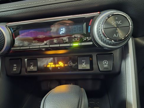 New 2025 Toyota RAV4 XLE image 31