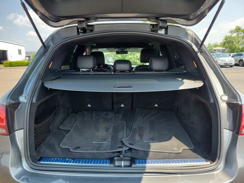 Used 2020 Mercedes-Benz GLC 300 w/ Premium Package image 8