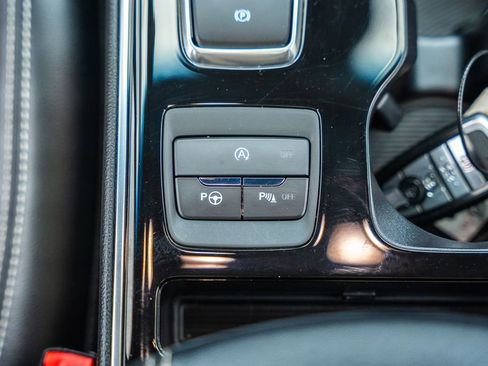 Used 2019 Ford Edge ST w/ Equipment Group 401A AWD/4WD image 28