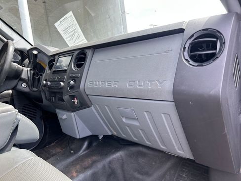 Used 2015 Ford F250 XL w/ Power Equipment Group AWD/4WD image 13