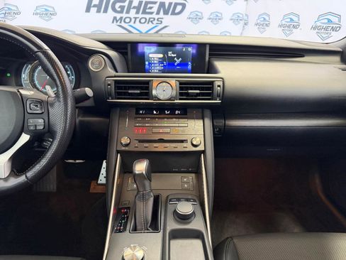 Used 2019 Lexus IS 300 F Sport w/ F Sport Package image 38