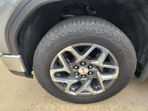 Used 2025 GMC Sierra 1500 SLT AWD/4WD image 9