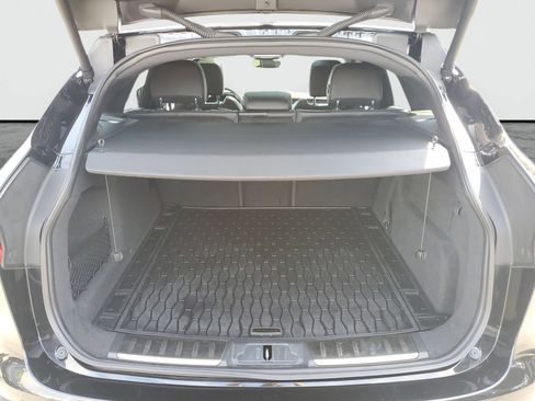 Used 2024 Jaguar F-PACE R-Dynamic S image 8