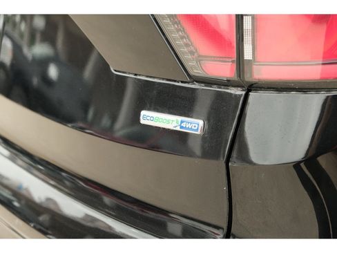 Used 2018 Ford Escape SE w/ SE Sync 3 Package AWD/4WD image 13