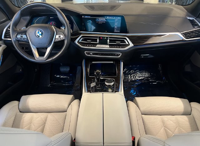 Used 2023 BMW X5 xDrive45e AWD/4WD image 32
