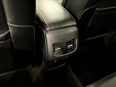Used 2017 Ford Fusion SE w/ Fusion SE Technology Package FWD image 13