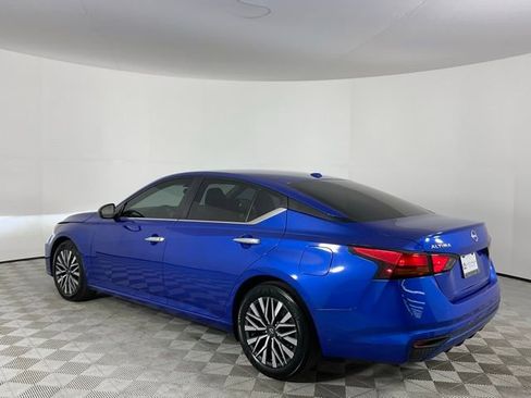 Used 2025 Nissan Altima 2.5 SV FWD image 7