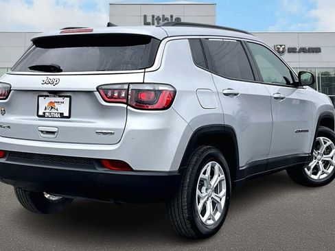 Used 2024 Jeep Compass Latitude image 23