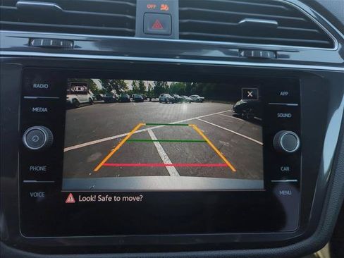 Used 2024 Volkswagen Tiguan SE R-Line FWD image 24
