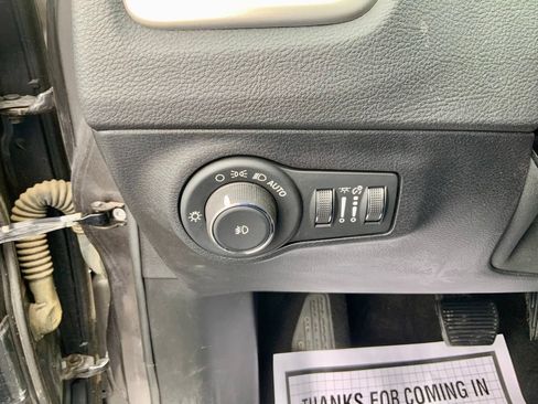 Used 2019 Jeep Compass Latitude w/ Popular Equipment Group AWD/4WD image 16