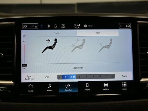 Certified 2023 Chrysler Pacifica Touring-L FWD image 39