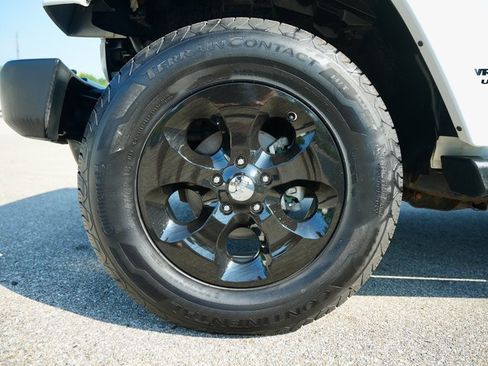 Used 2013 Jeep Wrangler Unlimited Sahara w/ Dual Top Group image 19