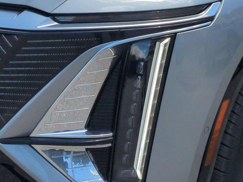 Certified 2024 Cadillac Lyriq Luxury AWD/4WD image 24