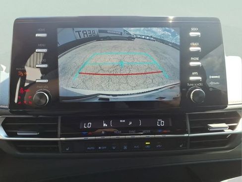 Used 2023 Toyota Sienna XSE FWD image 19
