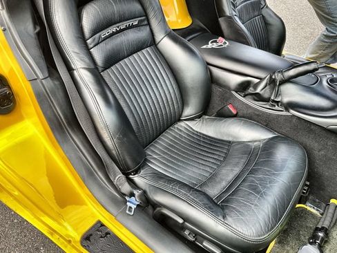 Used 2002 Chevrolet Corvette Convertible w/ Preferred Equipment Group2 RWD image 24
