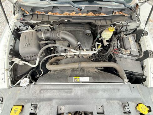 Used 2017 RAM 1500 Classic SLT AWD/4WD image 10