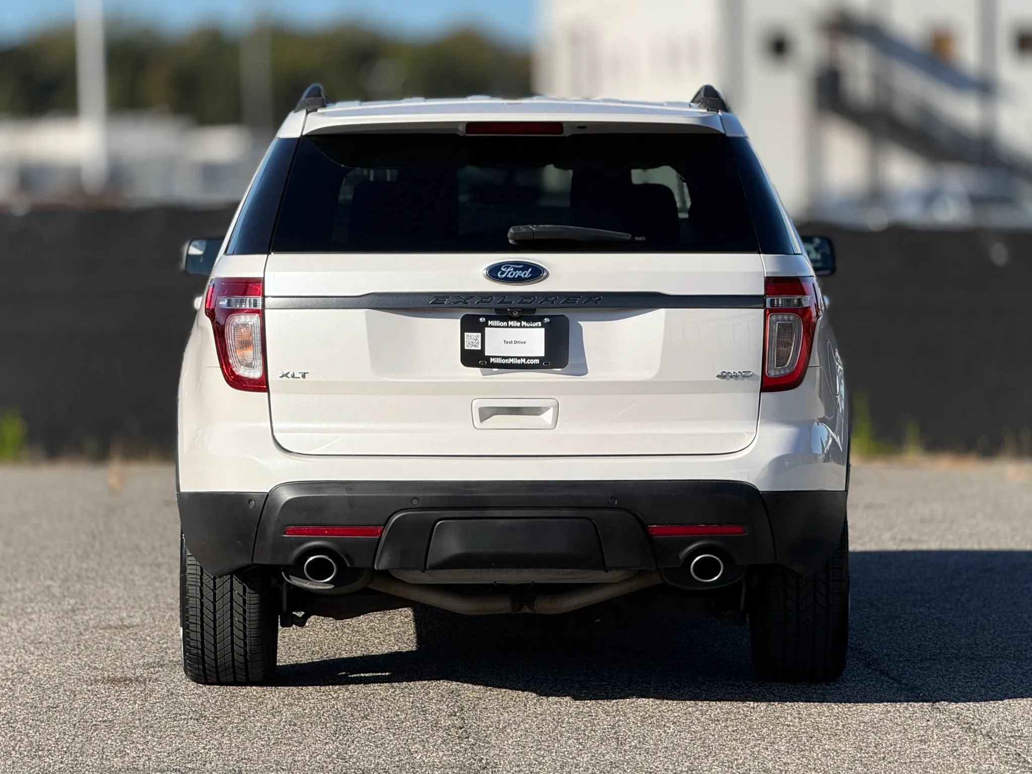 Used 2015 Ford Explorer XLT w/ Equipment Group 202B AWD/4WD image 4