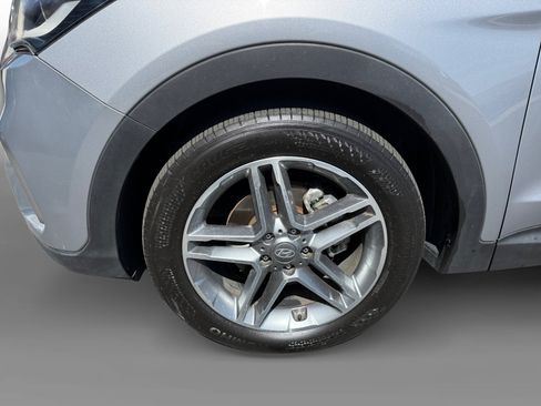 Used 2017 Hyundai Santa Fe FWD image 9