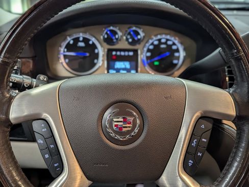 Used 2014 Cadillac Escalade Platinum image 13