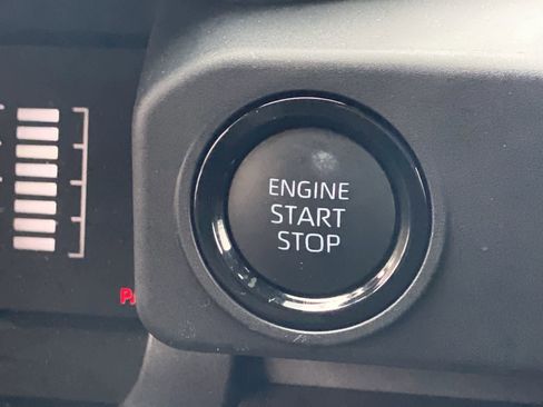 Certified 2025 Toyota Tacoma SR5 image 32