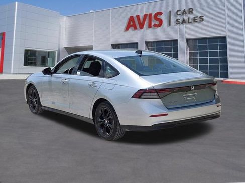 Used 2025 Honda Accord SE image 9