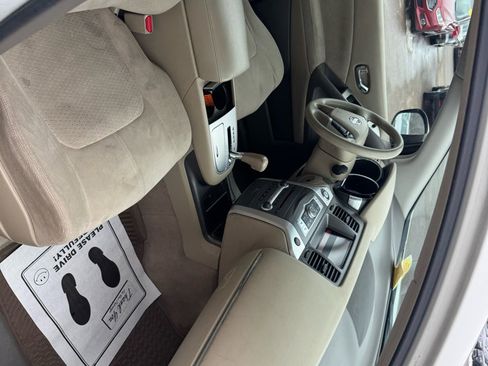 Used 2011 Nissan Murano S image 12