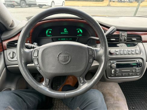 Used 2004 Cadillac De Ville w/ Equipment Group image 9