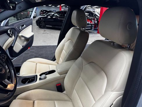 Used 2019 Mercedes-Benz GLA 250 image 33